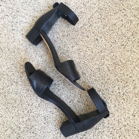 Vince Rain City Heeled Sandals w/ lizard embossing - Picture 5 of 7